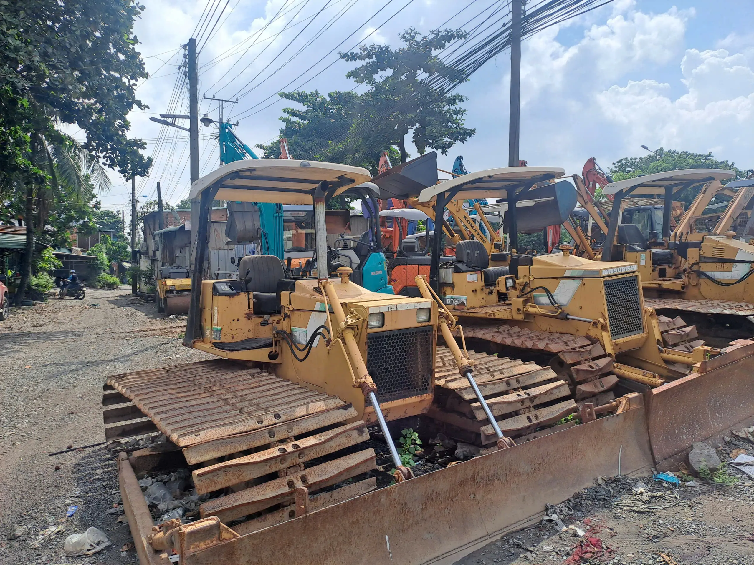 PHỤ TÙNG XE CƠ GIỚI 